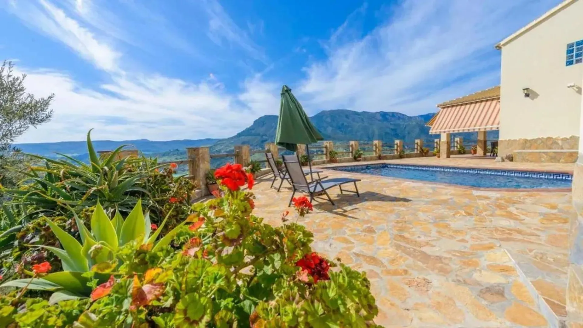 Comfortable Chalet In El Gastor With Private Pool